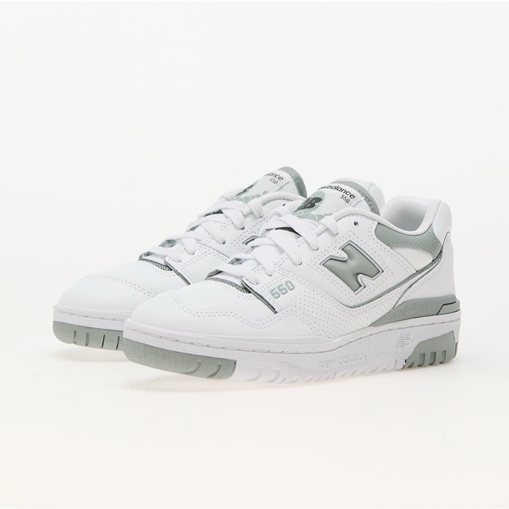 New Balance Women's White and Grey 550 Sneakers